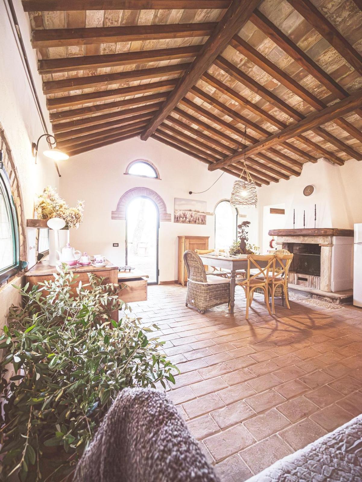 Appartamento Relais Casale Il Poggetto - I Pini By Zoom In Earth Cecina  Esterno foto